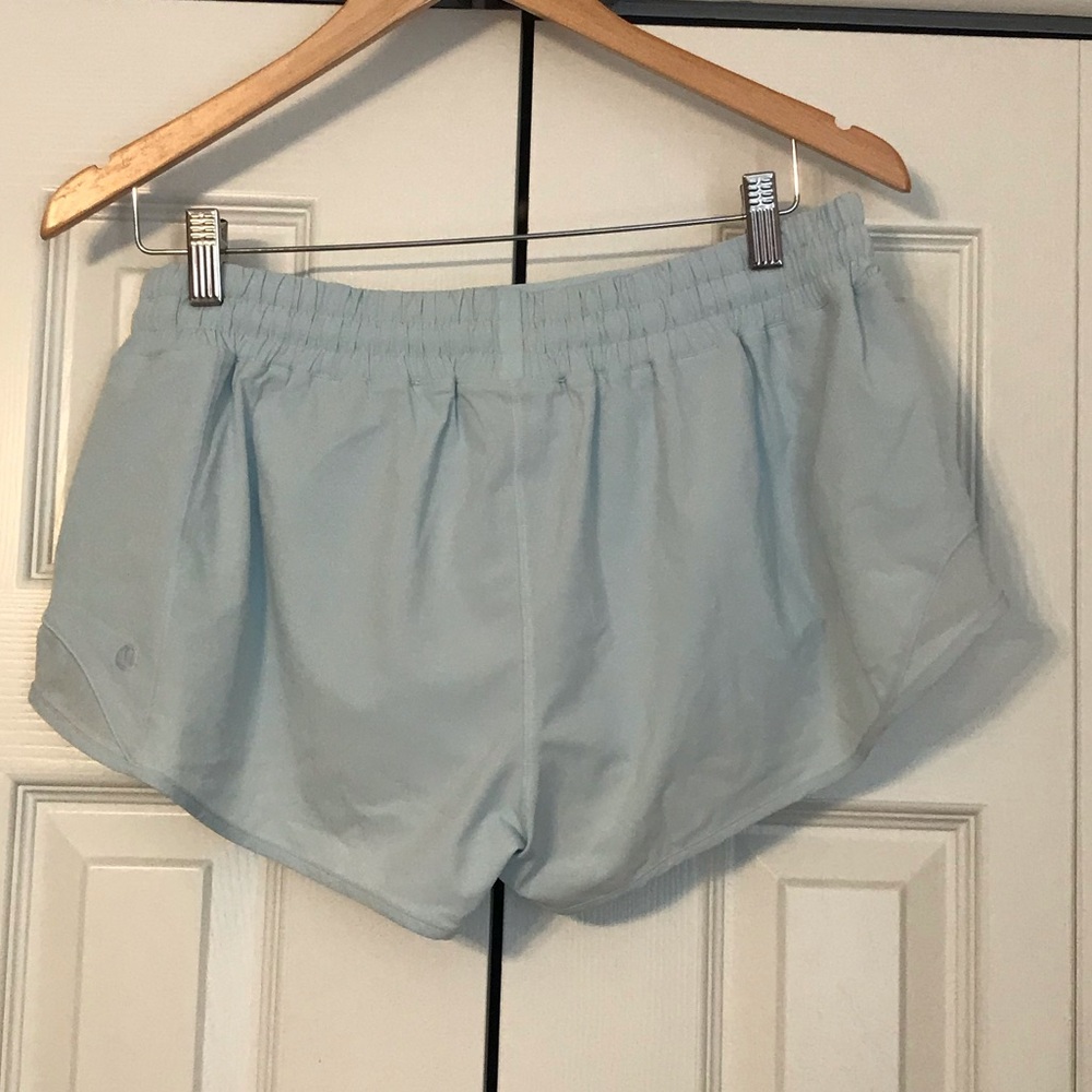 Lululemon Hotty Hot Low-Rise Lined Short 2.5" Powder Blue sz 12 NWT
